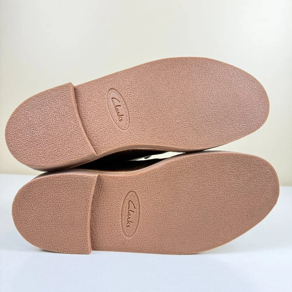 Like New Clarks Bushacre Chukka Boots in Beewax Leather